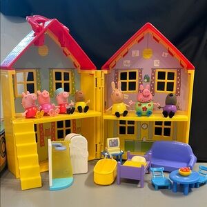 Peppa Pig Deluxe House Playset Fold & Carry W/ Furniture 7 figures, and ladder